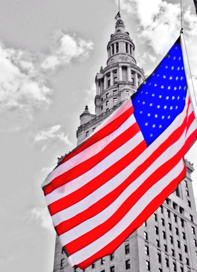 TowerLightsCLE's tweet photo. #MemorialDay #RememberTheFallen http://t.co/oFyVH8iQ09