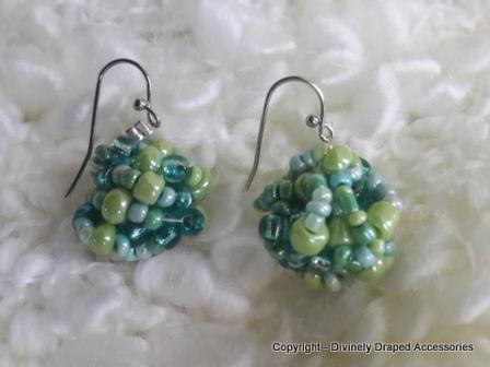 UberDuka's tweet photo. Handmade blue-green bead earrings, made by Divinely Draped Accessories.
#Handcrafted #Jewelry

http://t.co/nUgViNmwgb http://t.co/RCcjt31UoE