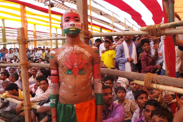 prabin1206's tweet image. #ModiInMathura &amp;gt;अच्छे काम का अच्छा नतीजा&amp;gt; #ModiWinsHearts
#AapKaFareb &amp;gt;#JantaKiCabinet  &amp;gt;जनता नदारद
@ArvindKejriwal