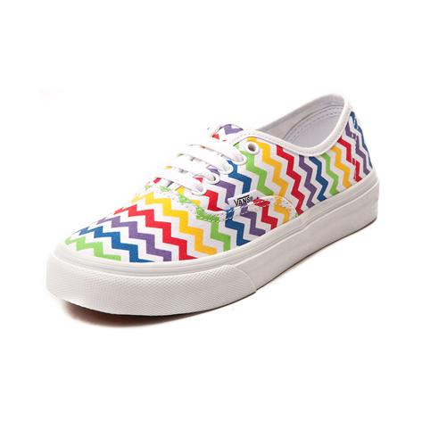 kixarc's tweet photo. #PREORDER Vans Authentic Slim Chevron Rainbow | Rp 999.900 | Size 4 - 10 US | Cp 087785126722 http://t.co/WxdyAm5LT6