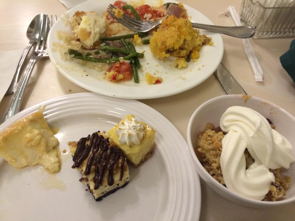 DisneyFoodBlog tweet picture