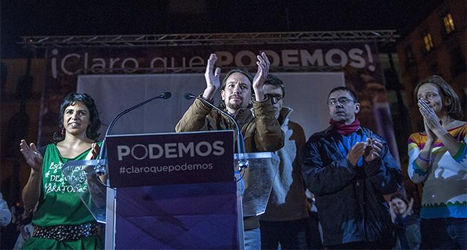 EuropaDisidente's tweet photo. Cuatro niños de papá perroflautizados que nunca les faltó nada, quieren vender el cuento a cuatro ignorantes. http://t.co/DOgaCXb2Gc