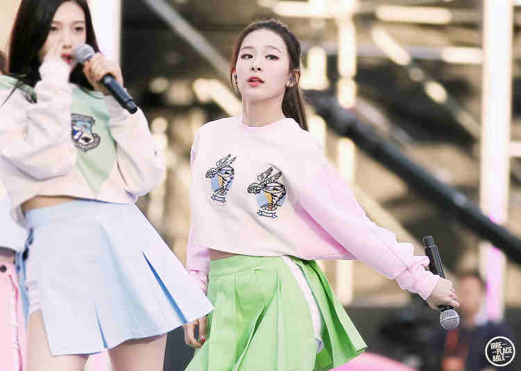 5REDVELVET's tweet photo. [HQ] 150523 RED VELVET at 2015 Dream Concert

SEULGI by 94irreplaceable (2) http://t.co/bmVRQQJuQz