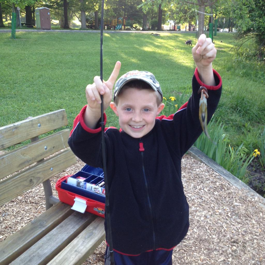 FitzRMU93's tweet photo. Ty man's 1st fish on his own! #NoHelpFromDad http://t.co/5B0JHl17zz