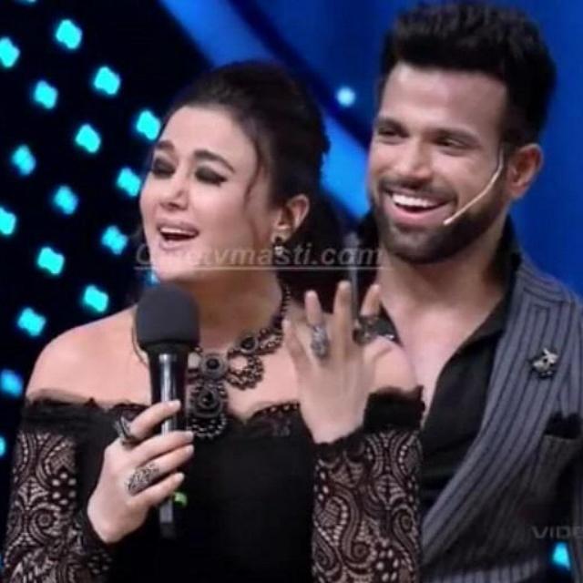 AshvikRithAsha's tweet photo. #RithvikDhanjani with #PrittyZinta http://t.co/PbOwUOjE08
