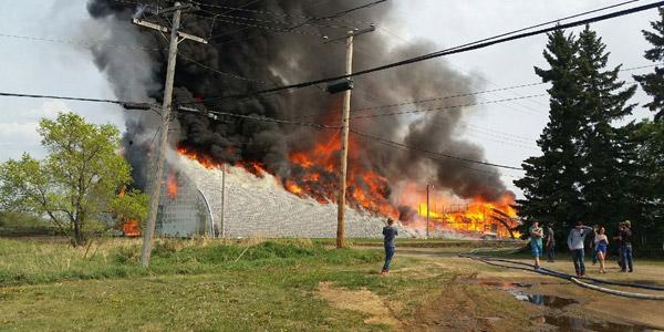 Fire destroys hockey arena in Perdue: glbn.ca/NobuW #sask