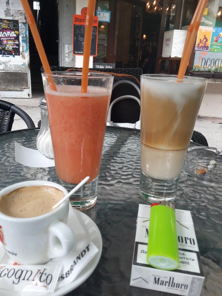 drMARINA79's tweet photo. #konacno #kraj #smene ✌☕👭😎 @bd680000058740c http://t.co/jqWG0yTyyb
