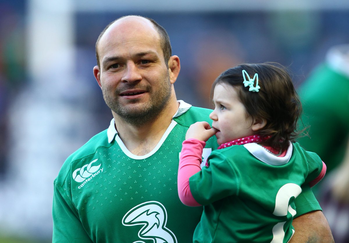 RTErugby's tweet image. RT to vote Rory Best in as the hooker in the #AgainstTheHead Pro Era XV - result tonight @RTE 7pm!