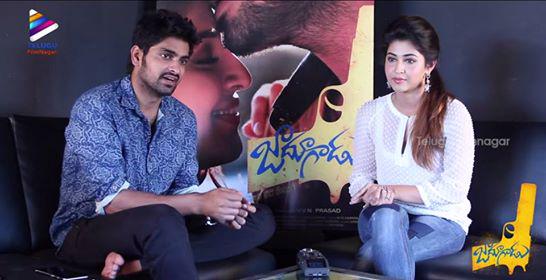 snehaprakash19's tweet photo. @Sonarikan_FC  pic frm #Jadoogadu promotions :) http://t.co/wpjuBEt7LI
