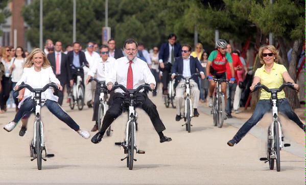 ecorepublicano's tweet photo. ¡Mira mamá! ¡Sin manos!
¡Sin Rita Barberá!
¡Sin Cospedal!
¡Sin Monago!
¡Sin Esperanza Aguirre!.
http://t.co/9ZqUDPTdCz