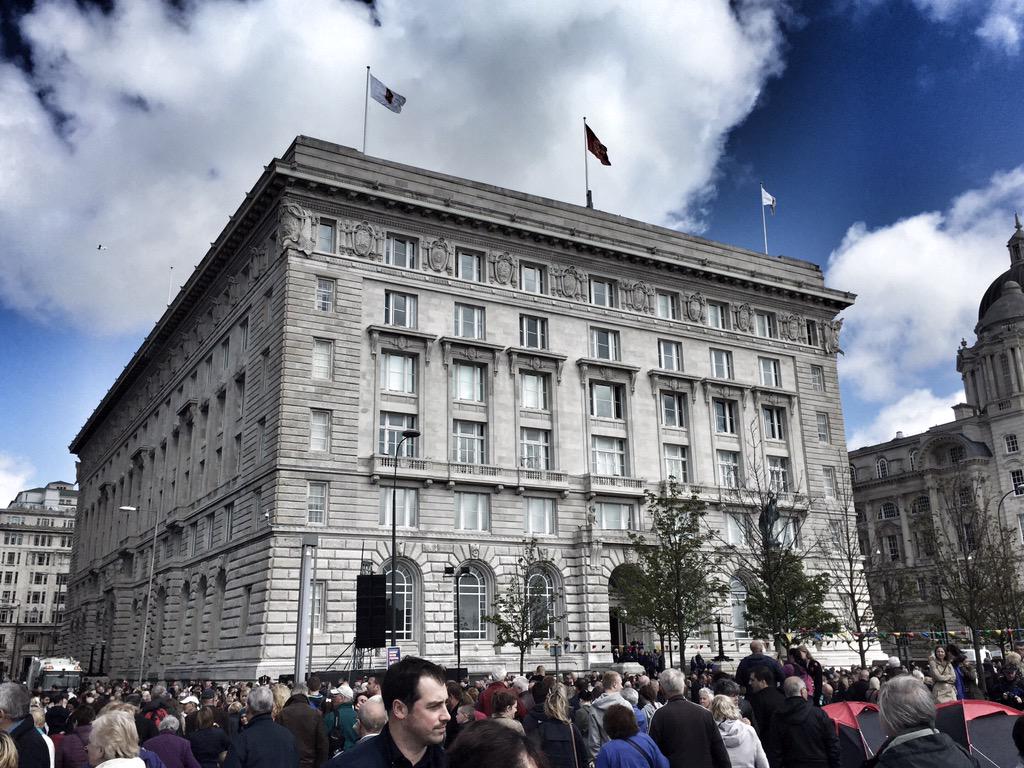 Thousands throng around the #cunardbuilding in #Liverpool for @cunardline #3Queens Rendezvous 
#Cunard175 #cruise