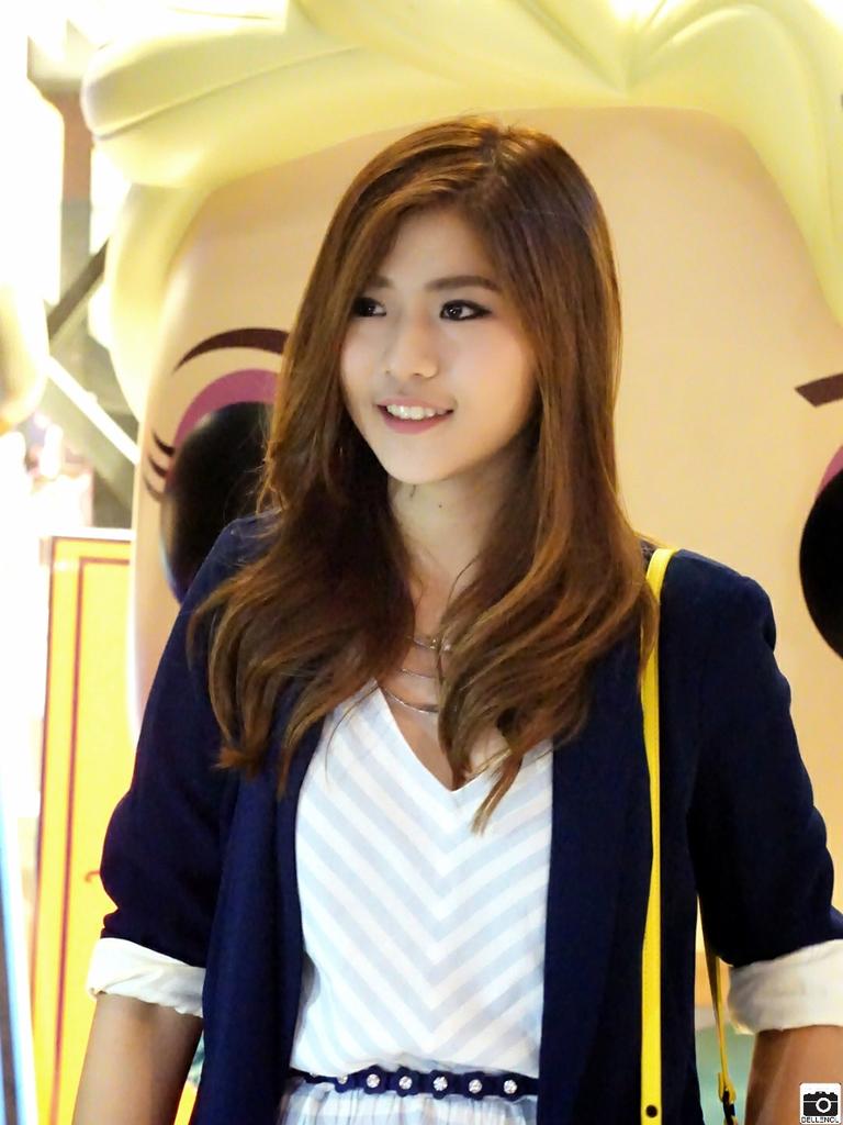 ThornthunV's tweet photo. นี่ลุคคุณจุฑามาศชัดๆเลย น่าย๊ากกกกก 😄 #teamnamha #เอมน้ำ http://t.co/F9XSqb5X6Y