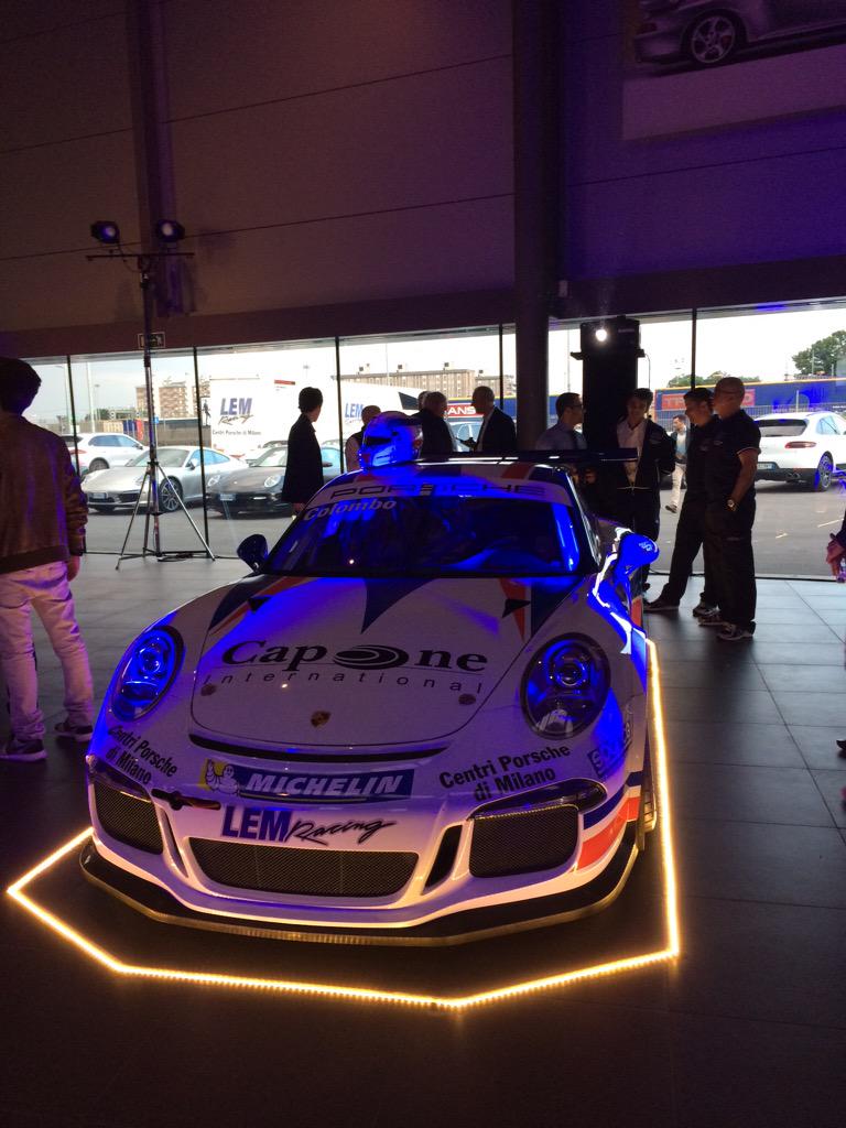 MonicaFederici1's tweet photo. #presentations #LEMracing #Porsche #PorscheMilanoNord #PorscheHouse #Sponsor #Federici #StefanoColombo http://t.co/rnUpv0T7YZ
