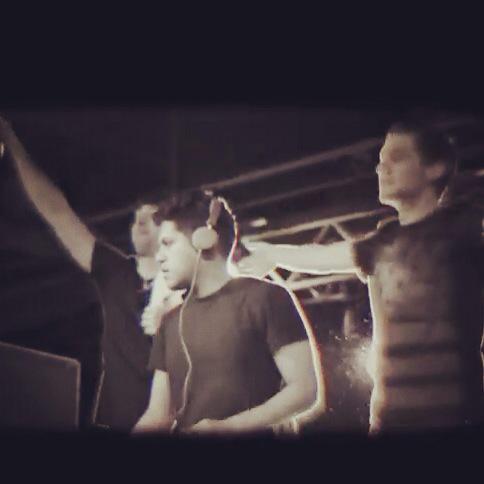tellmeliesmusic's tweet photo. Theres nothing more in this ๐ that we love โค๏ธ more then making ๐ ๐ถ ! #spacekadets http://t.co/IuOkHCgWl2