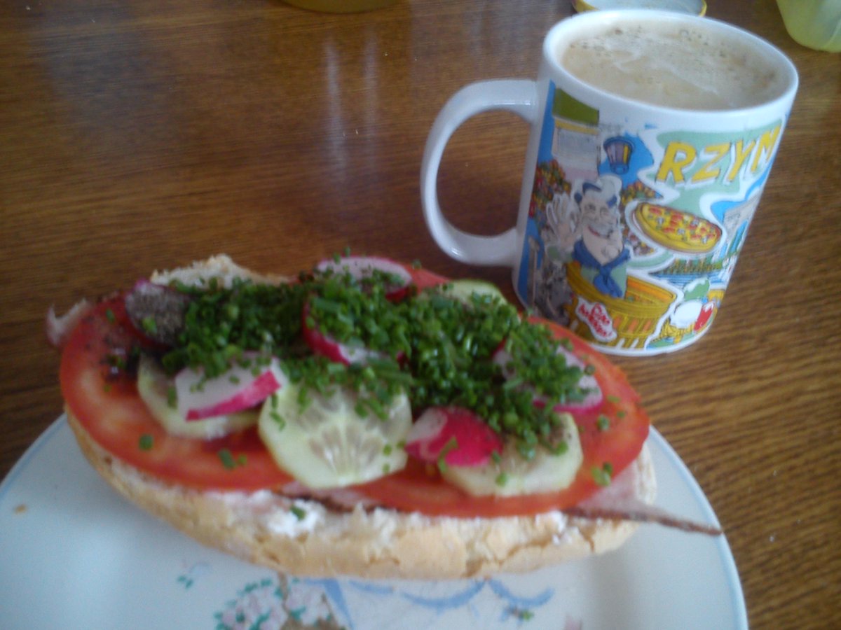 V_anitas's tweet photo. Ranne #CCchallenge #omnomnom #czasnaviolette moja dusza naprawdę się unosi <3 9/5/7 http://t.co/VzEL7ThA2i