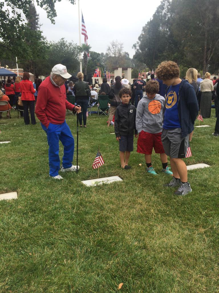 rabbibennaim's tweet photo. Shavuot Yizkor placing roses with my dad &amp; boys at LA National Cemetery. May the memory of the fallen be a blessing. http://t.co/av7ZeM1OyT