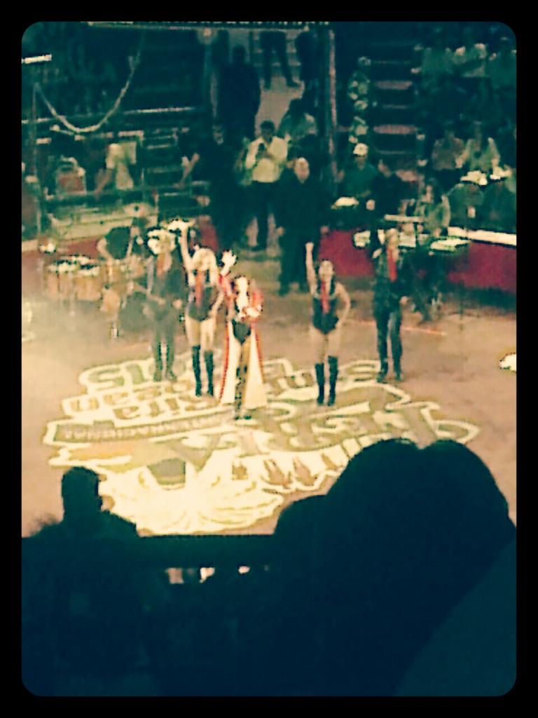 diamuac's tweet photo. #simplementegenial #loveu @lajosa  #delejitosperofeliz http://t.co/qsuMWST0s7