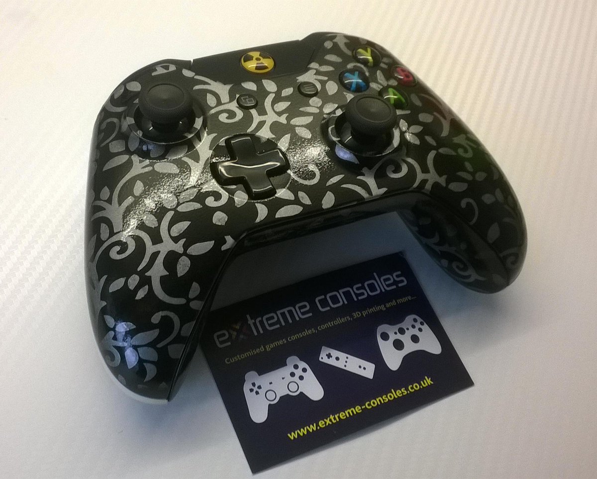 Extreme Consoles Fallout New Vegas Maria Weapon Controller Design Fallout Fallout4 Customcontroller Airbrushed Xboxone Gamers Http T Co R0mutniolt