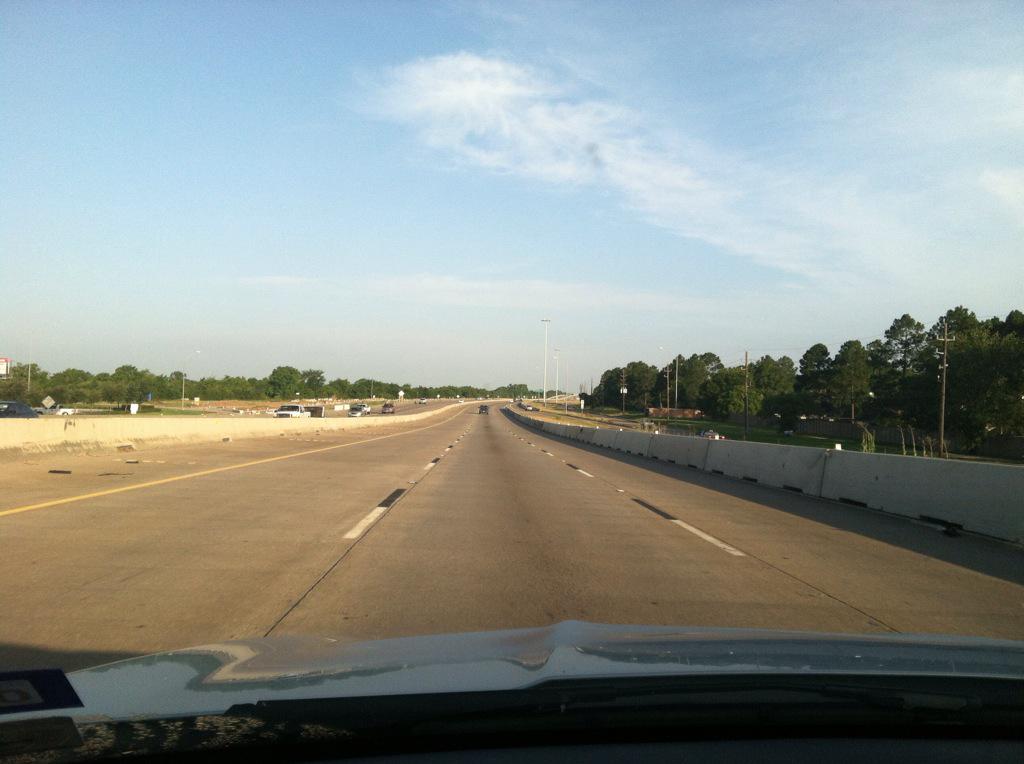 gateshoops2000's tweet photo. Found a perk about having to work on #MemorialDay--- very little traffic. #Cruising #NoStopAndGo #RoadRageFree http://t.co/4NfwyIvY7T