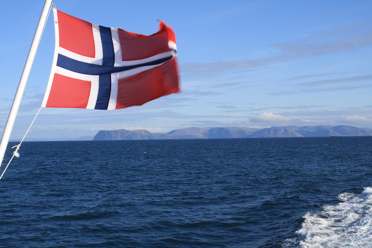 FrostArctic's tweet photo. Ever get that nagging feeling you've left something behind in the Norwegian Arctic? Join 5/26, http://t.co/GryoJfB1tN http://t.co/YNtC3Qe9A1