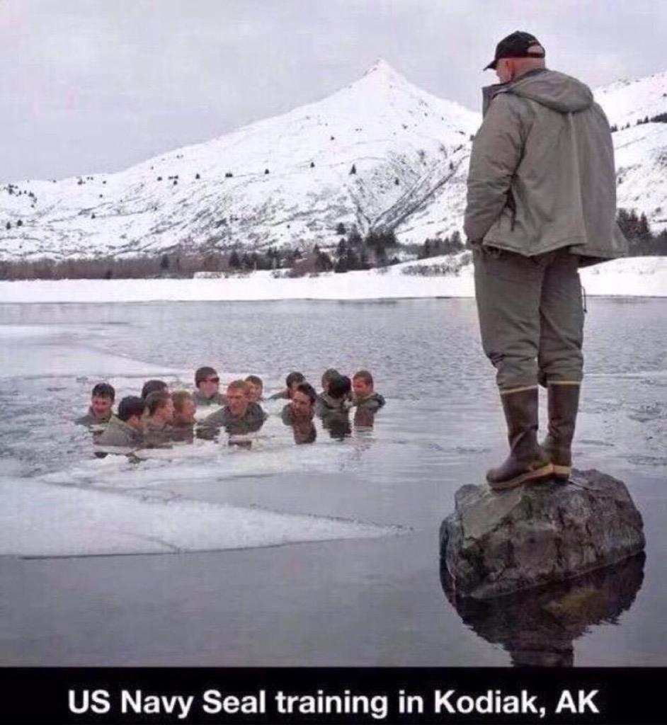 peaceforforces1's tweet photo. Retweet if you respect our Navy SEALs http://t.co/huJr5kVPN4