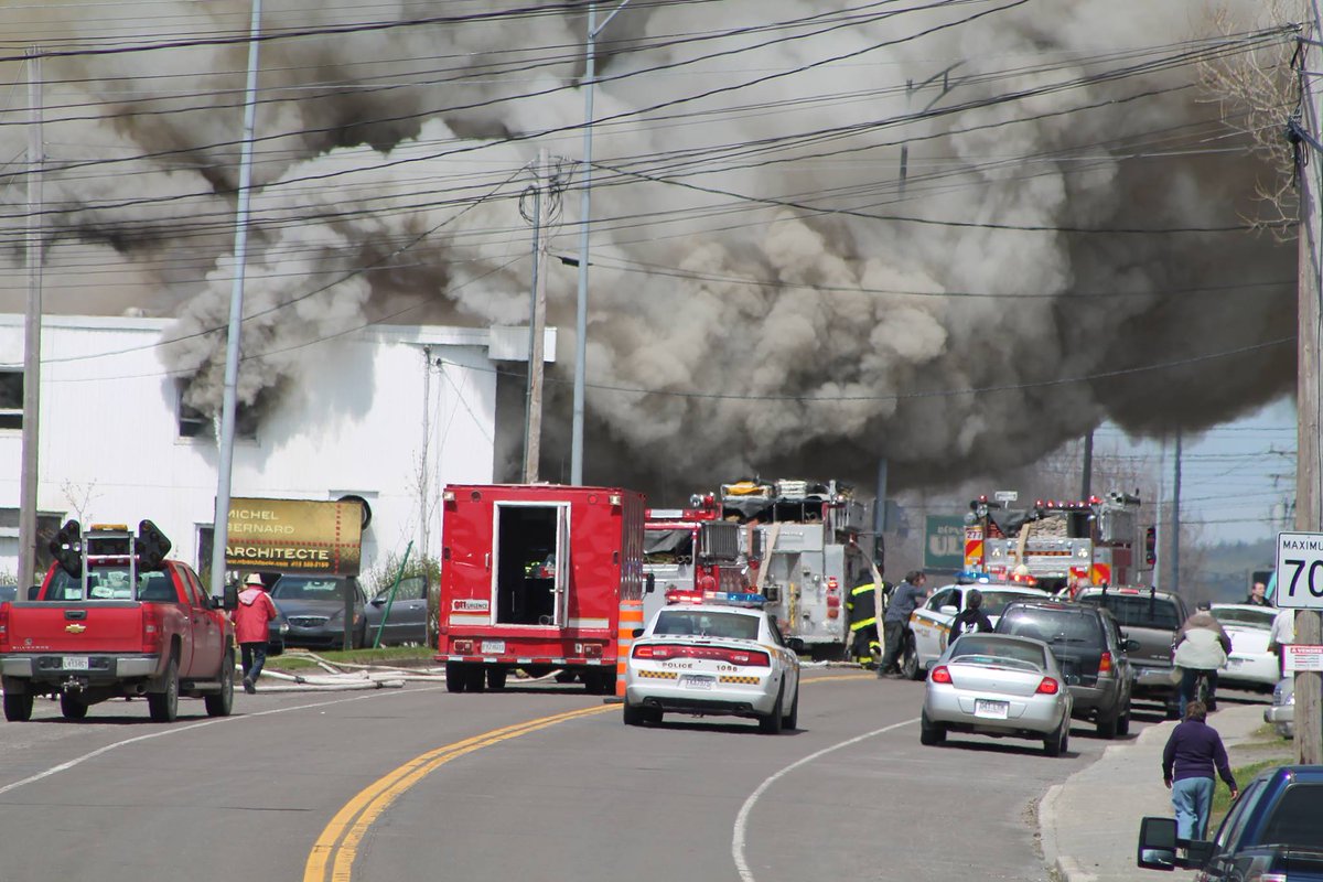 tvanouvelles's tweet photo. EN IMAGES - Gaspésie | Un important incendie détruit un immeuble http://t.co/K744tSQpju #MonTopo http://t.co/hyU8kQ9EO4
