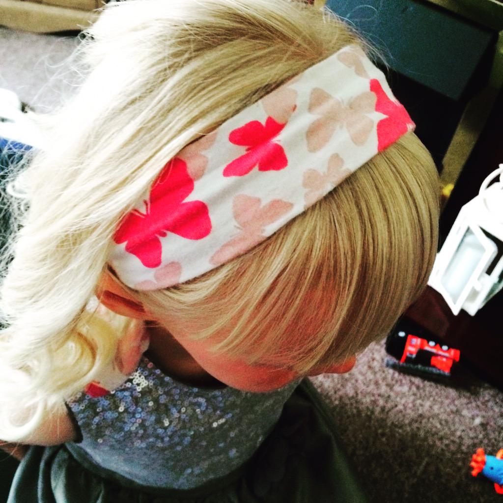yazjohnson858's tweet photo. My little lady in one of her favourite hair bands from Lilybopeep if you've not already seen her work check it out!😘 http://t.co/IFxKSskgRA