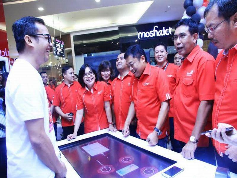 VIVAcoid's tweet photo. Telkomsel Tambah GraPARI di Jakarta http://t.co/xauR2ASHRv http://t.co/EFmvyxcHMx