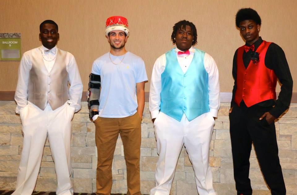 cortrezzz's tweet photo. #Squuaaddd‼️ #Prom2k15🔥 @GmarkusGarner @chasemusgrove15 http://t.co/19K397k835