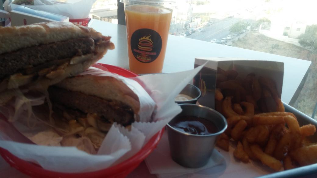 DinaBatayneh's tweet photo. Celebrate #Jordan69 supporting a local diner #GoLocal @FusionBurger Try their #FusionBurger +MushroomNSwiss Gr8 place http://t.co/glrIpVmPdt
