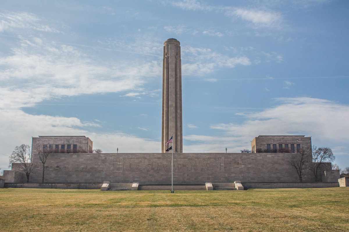 A heartfelt "thank you" to all those who bravely fought &amp; gave their lives 4 our freedom. We are 4ever in your debt.