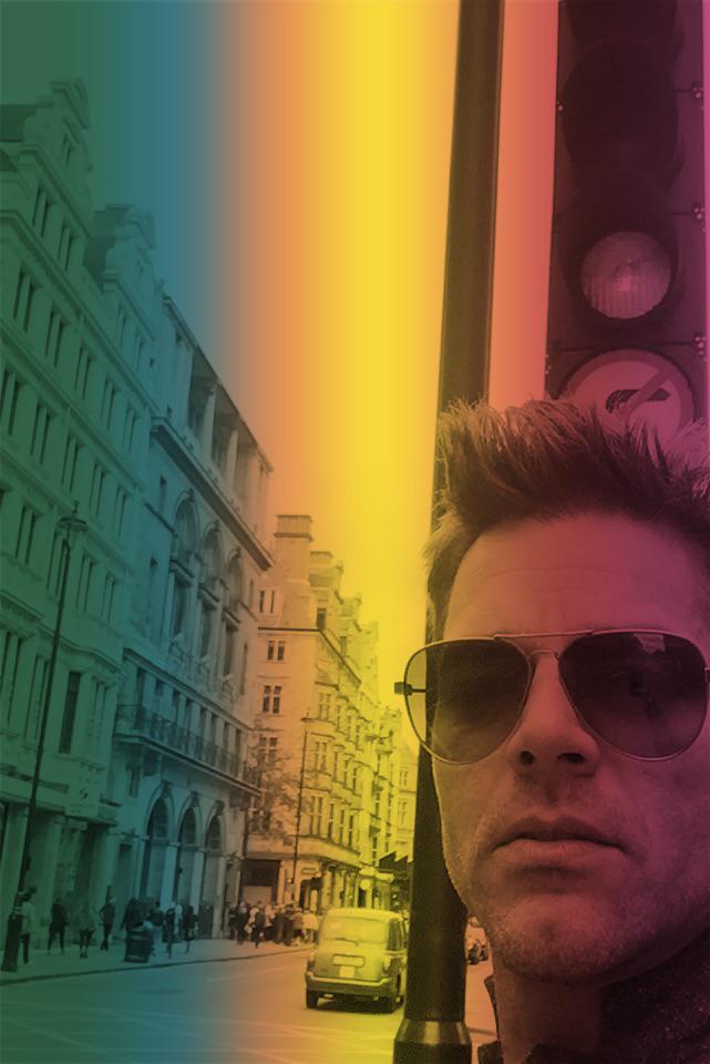 ricky_martin's tweet photo. #uk on my way to @bgt rehearsals. #mrputitdown http://t.co/wu70gcPny2