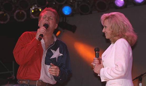 RememberTammy's tweet photo. @CollinRaye Sweet Memories #SpecialNight #RememberingTammy http://t.co/SihG6YEkKw