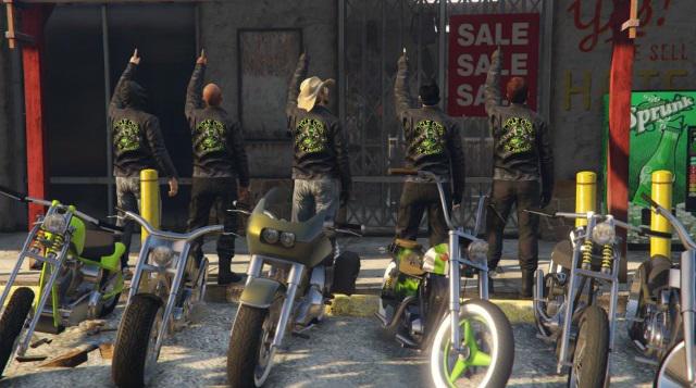 RockstarGames's tweet photo. Check out #GTAOnline Crews recruiting in our latest Noticeboard at the Rockstar Newswire: http://t.co/9FIpjM0MwA http://t.co/7r99RjovOw