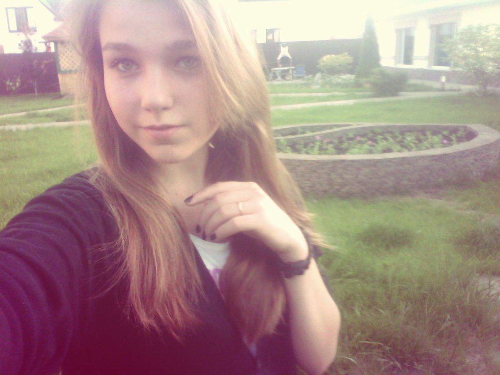 nasterichka's tweet image. Царевщина. -.
#РаботаВУдовольствие
Не накрашенная, но энергетически наполненная энергией растений:3🌱🌲🌳🍀