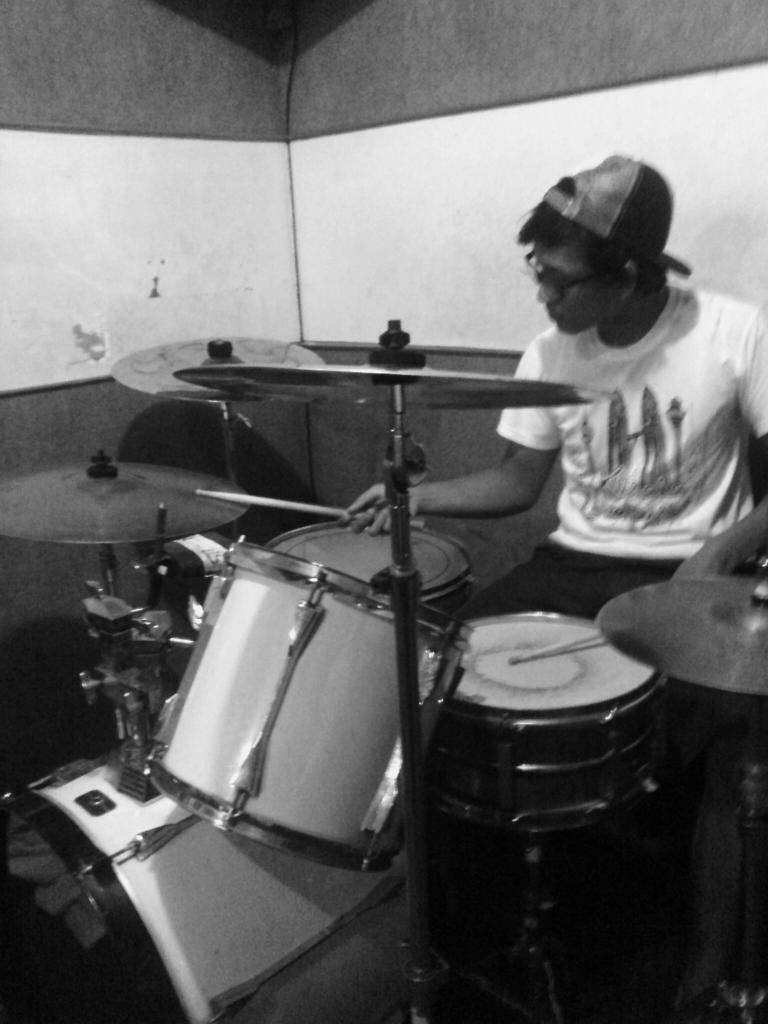 INSIDE OF THE MIRROR tweet media