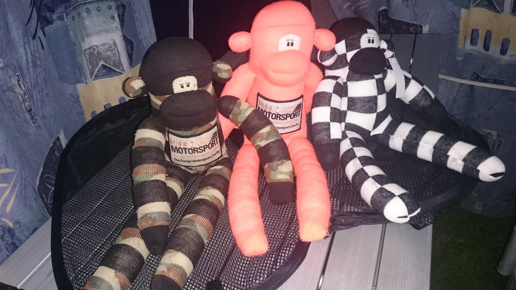 MonkeyOran's tweet photo. Chilling.... At @GL529RD with.. @EttoreMonkey and unnamed monkey http://t.co/QHw6w80uhI