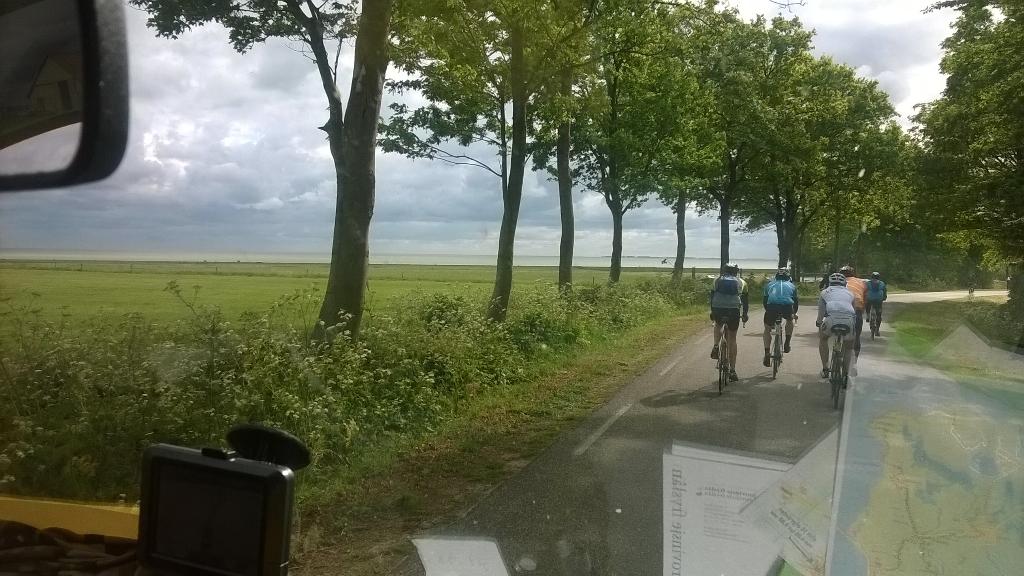 kfrmr5's tweet photo. Vandaag #11steden gedaan voor @meindertfiets samen met #Durk #Gerard en @loopfiets1 #topdag http://t.co/VImBOCxqGg