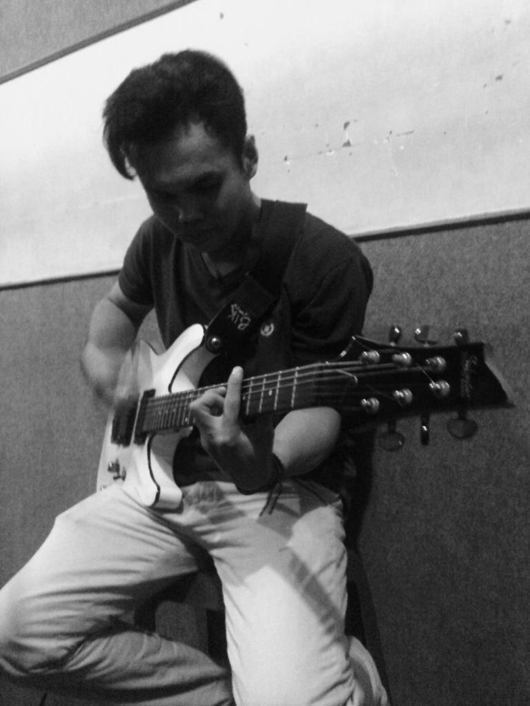 INSIDE OF THE MIRROR tweet media