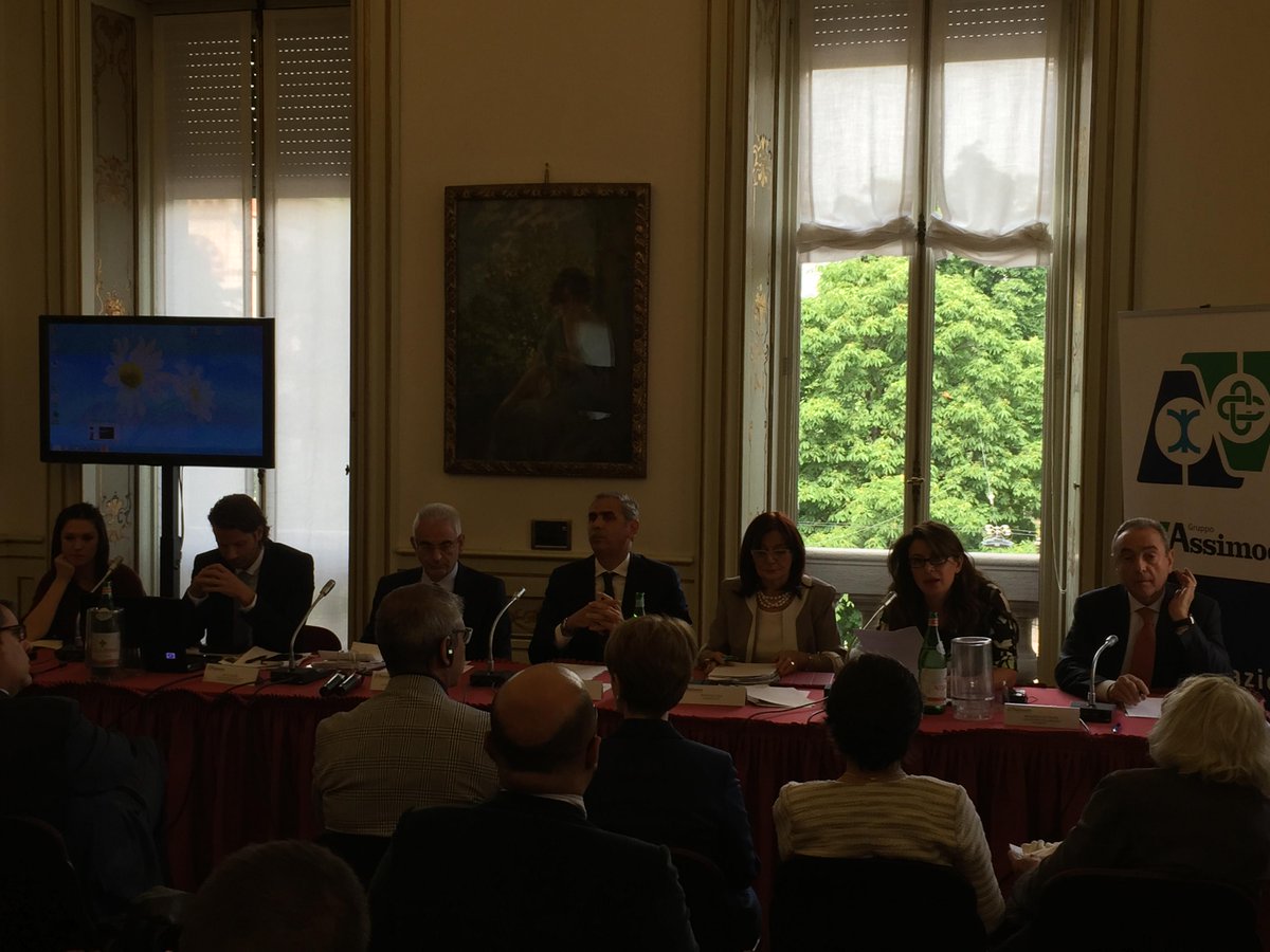 LombardiaConf's tweet image. #Ottolini al tavolo #Assimoco "un neowelfare per la famiglia 2.0" al Circolo #Stampa #Milano @Confcooperativ1