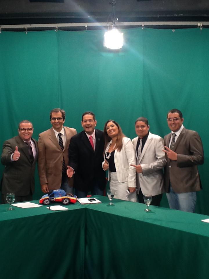 cesarbecerraf1's tweet photo. Hoy a las 7pm #programa #especial #GPmonaco por @TVesAlDia #F1 los esperamos http://t.co/GM0m9Vnko9