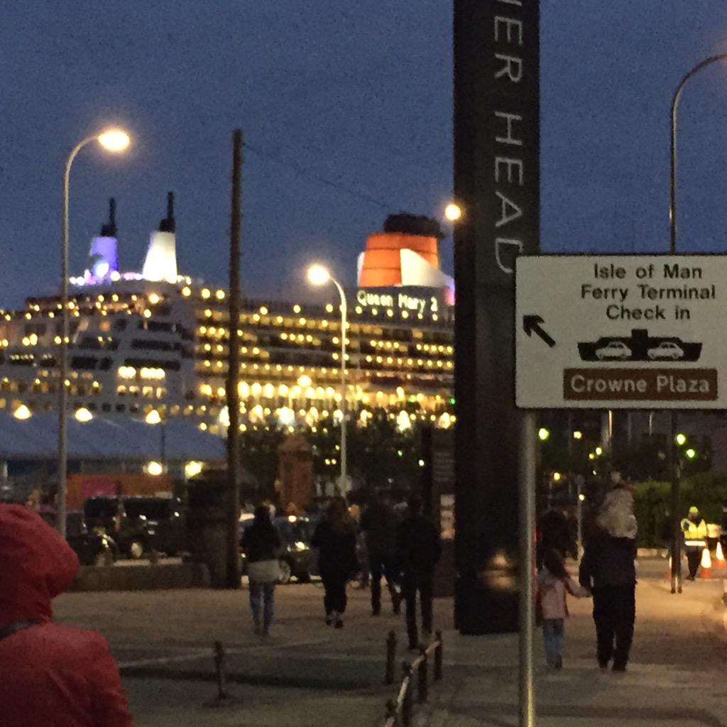 dannyamb21's tweet photo. #ThreeQueens http://t.co/QbzR7EVh3D