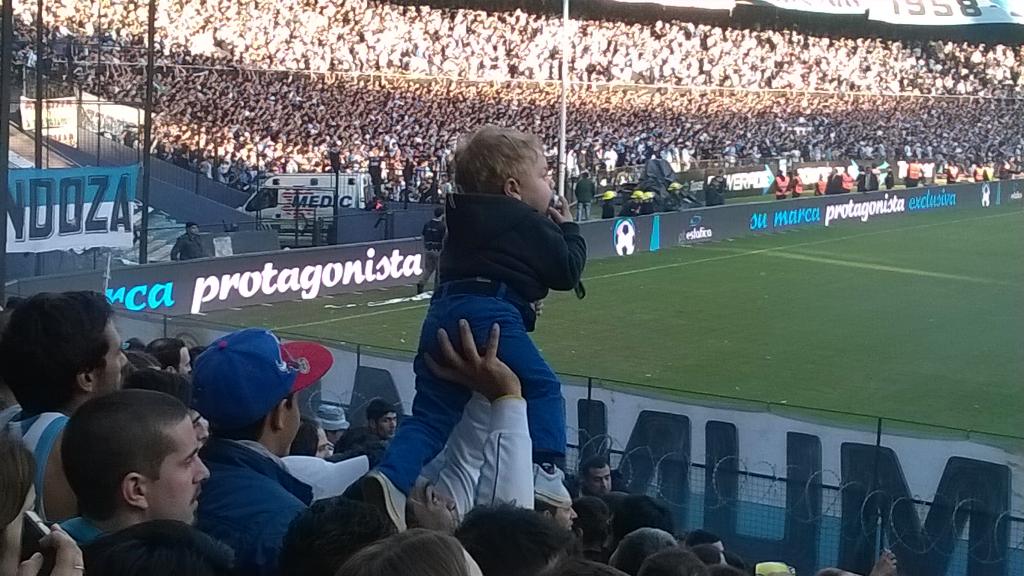 alejandro16978's tweet photo. @elprimer_grande @PrimeroRacingOk @SiLaNuestra @RacingPIC @locura_racing de pendejo te sigo... http://t.co/As2oe7WXnY