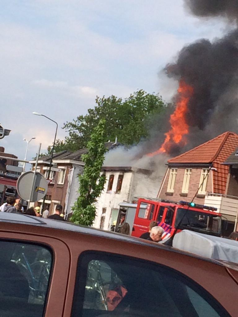 En nog een keer afgesloten...brand in de straat. IJs halen? Via de Beukelaar