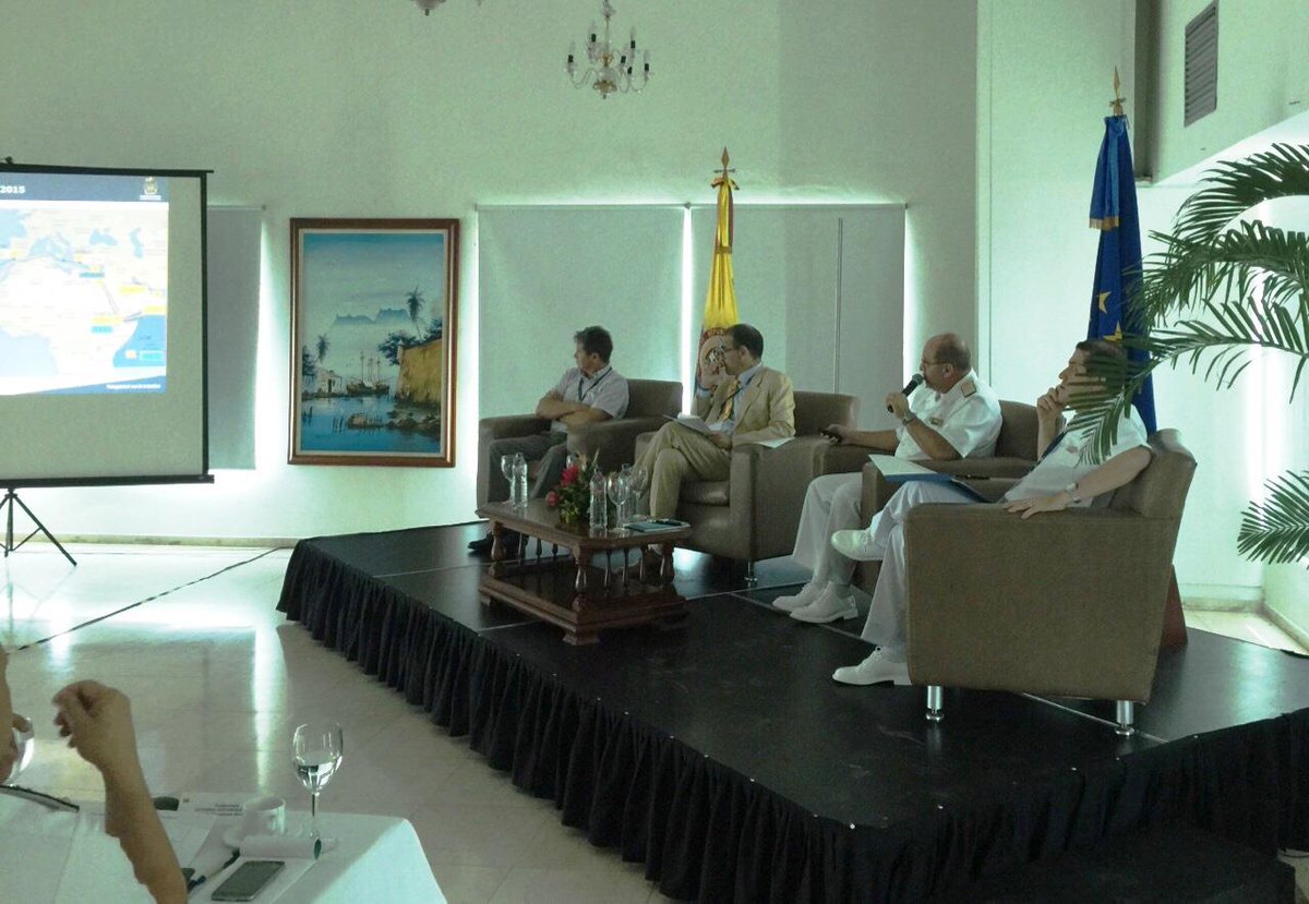 ArmadaColombia's tweet photo. 2)"La vigilancia marítima se ha tecnificado":@hwillsv #PSMRP P-anel de S-eguridad M-arítima, R-etos y P-erspectivas. http://t.co/CteFRpZd4d