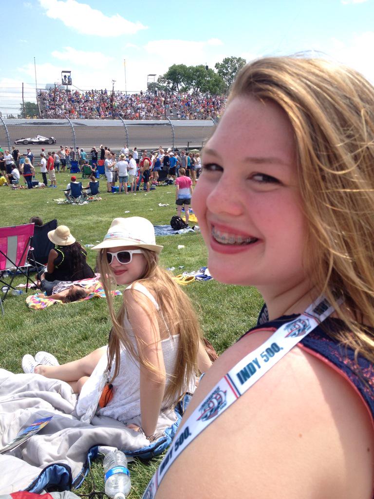 Katy_RN4's tweet photo. #Indy500 http://t.co/FkUq19C252