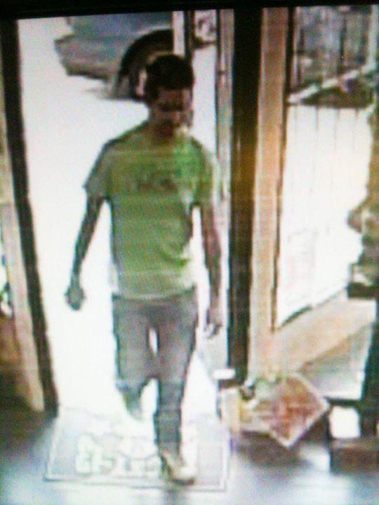 AnneGavin3's tweet image. RT #TheBigTweet Emma Fillipoff &amp;amp; unidentified male- do they know each other? #findingemma facebook.com/HelpFindEmmaFi…