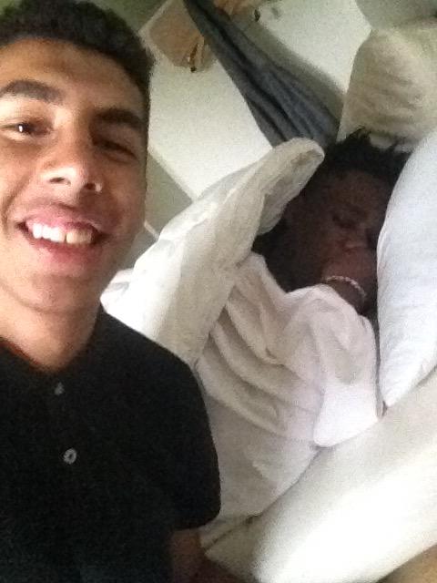 intoXStark's tweet photo. Wesh @DarkFuryLK sa se repose pour faire une bonne lan http://t.co/YclFdKpcQq