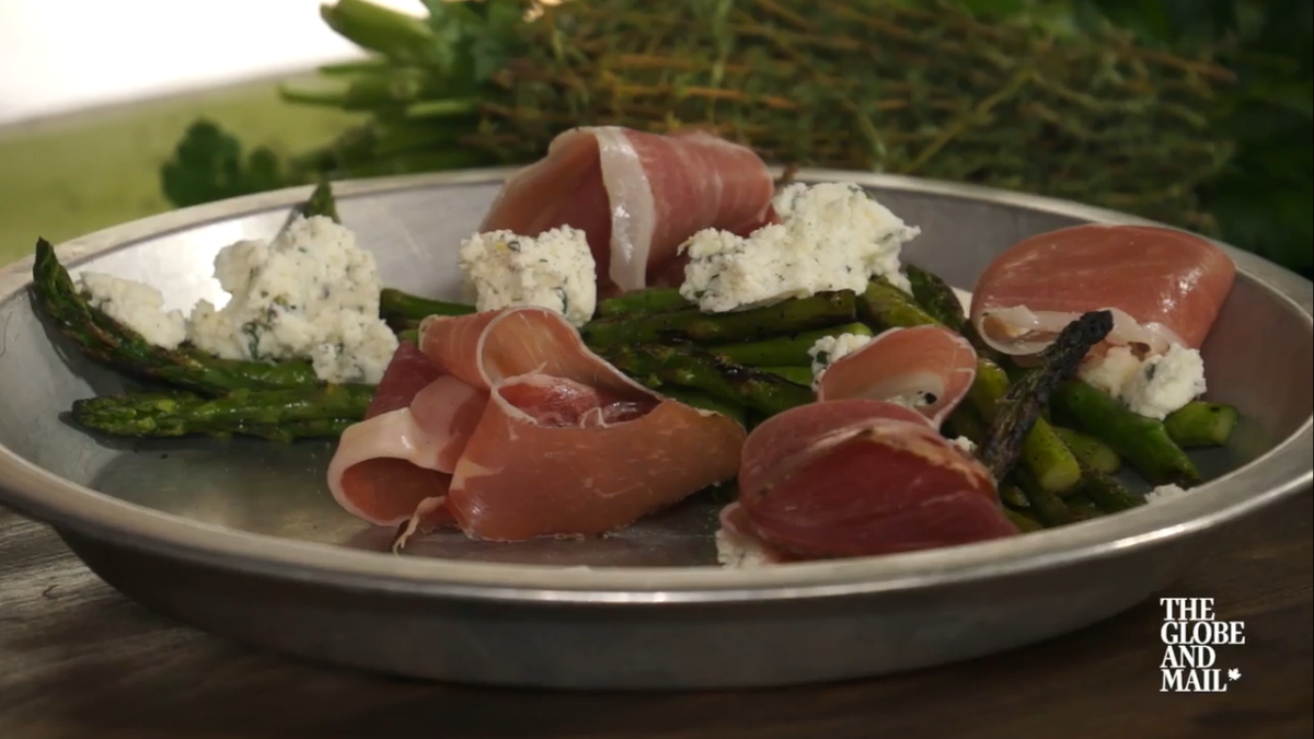 allcladcanada's tweet image. .@MattyFood, you make grilled asparagus look easy as pie! #ChefBasics via @GlobeFoodWine ht.ly/NfZAV