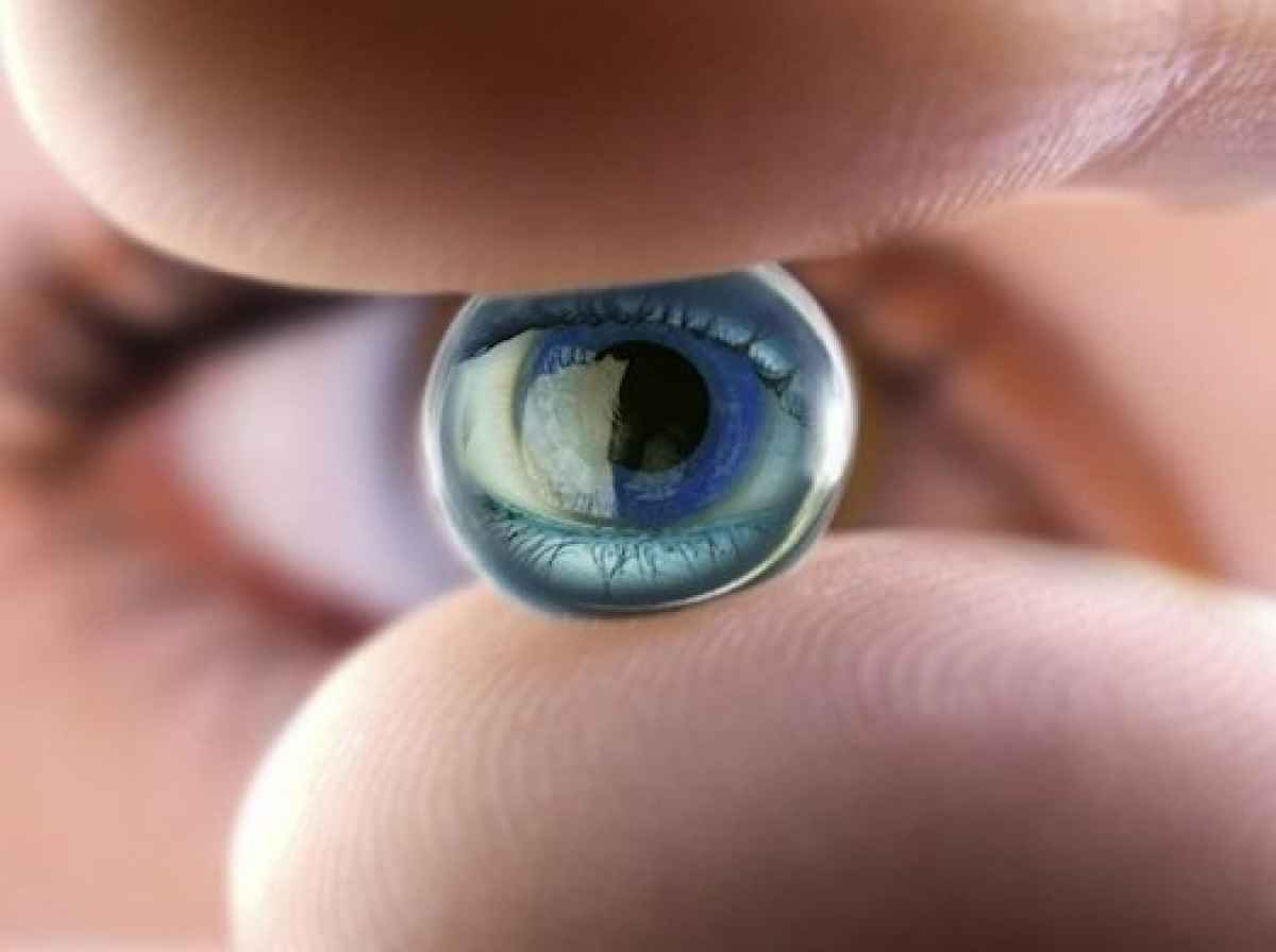 FashNerd's tweet photo. FashNerd | Futuristic Upgrade In A Wink Of An Eye http://t.co/qsB693aMX5 #VisualImpared #Health http://t.co/AxXYjd2Vgd